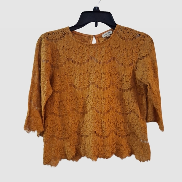 Lily White Mustard Yellow Lace Top Women’s Medium 3/4 Sleeve Scalloped Hem Boho - Picture 2 of 6
